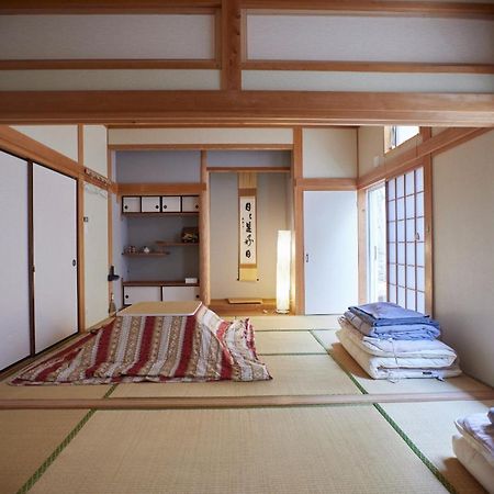 Tsushima White House Bed & Breakfast Exterior photo