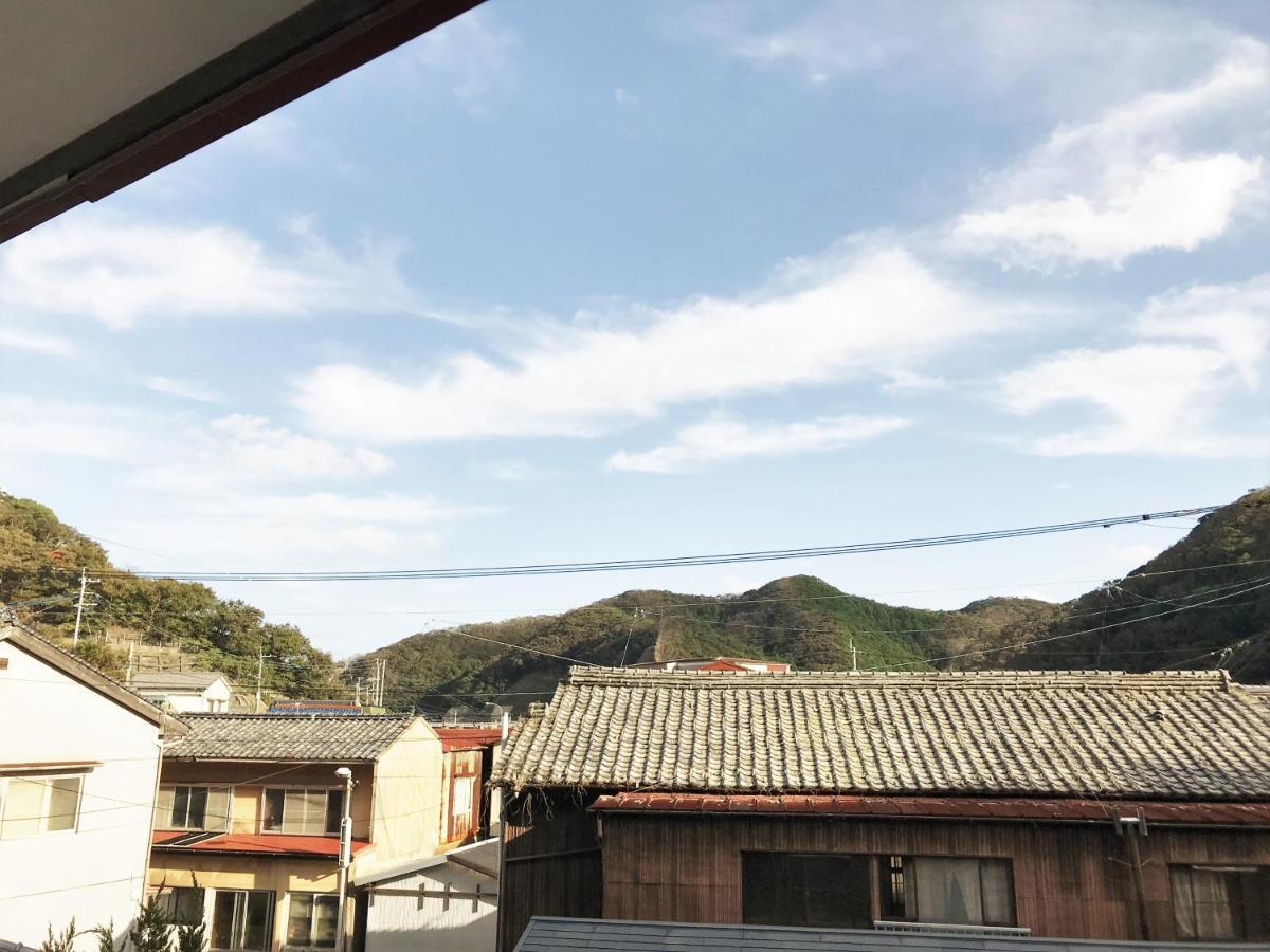 Tsushima White House Bed & Breakfast Exterior photo