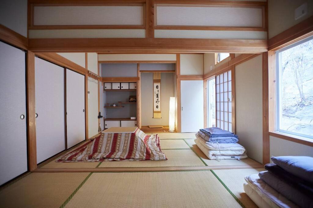 Tsushima White House Bed & Breakfast Exterior photo
