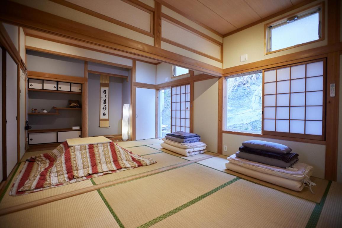 Tsushima White House Bed & Breakfast Exterior photo