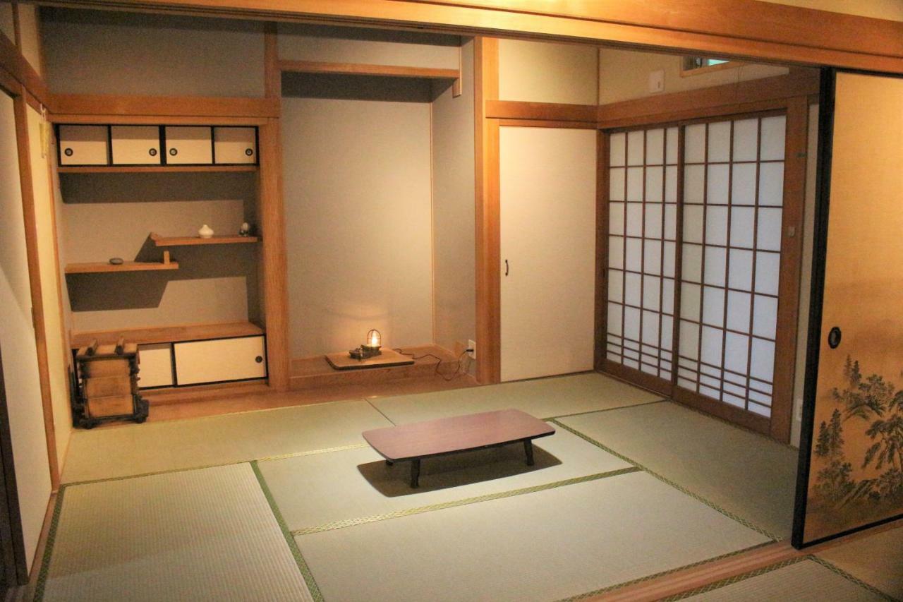 Tsushima White House Bed & Breakfast Exterior photo