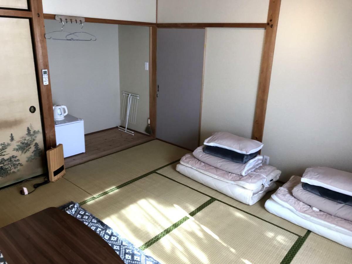 Tsushima White House Bed & Breakfast Exterior photo